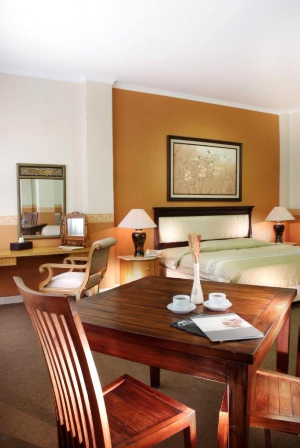 Umm Inn Hotel Malang Exteriér fotografie